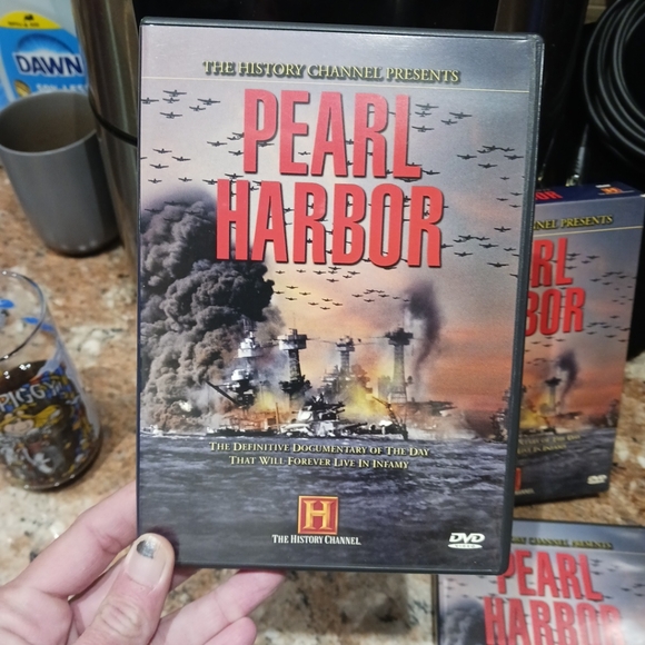 The History Channel Presents- Pearl Harbor (2-Disc DVD Box Set, 2001) - Region 1 - Picture 8 of 14